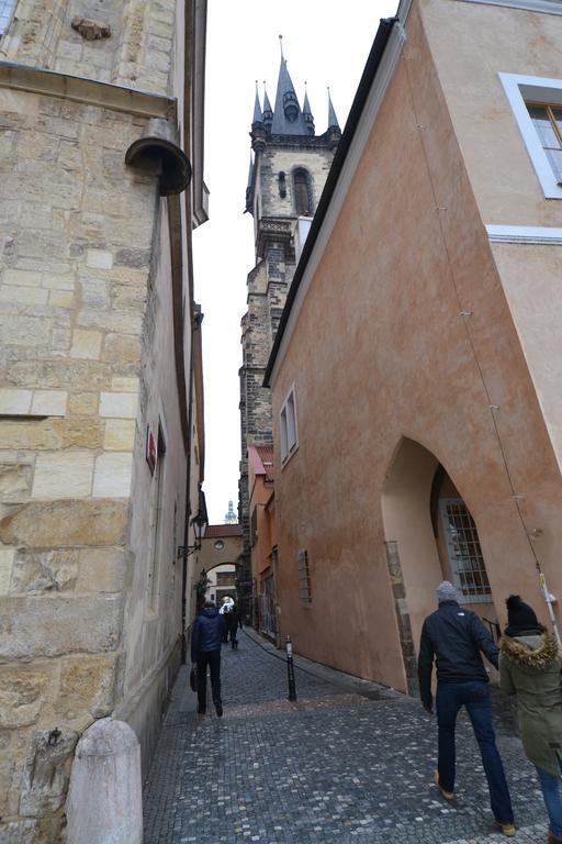 Cozy Flat By The Astronomical Clock Lägenhet Prag Exteriör bild